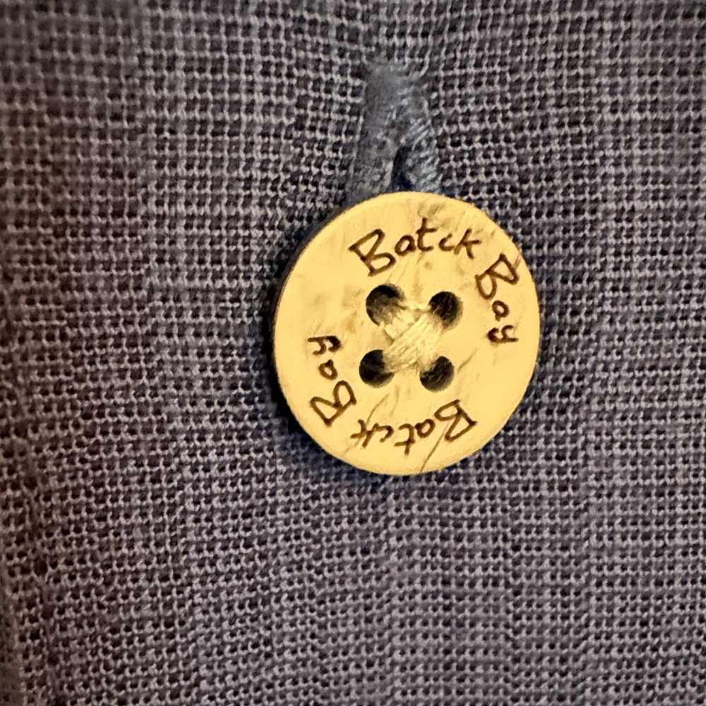 Relaxed Short-Sleeve Button-Down Shirt in Navy by Batik Bay - Picture 3 of 6